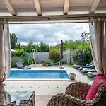 Villa Beautiful Poolside In