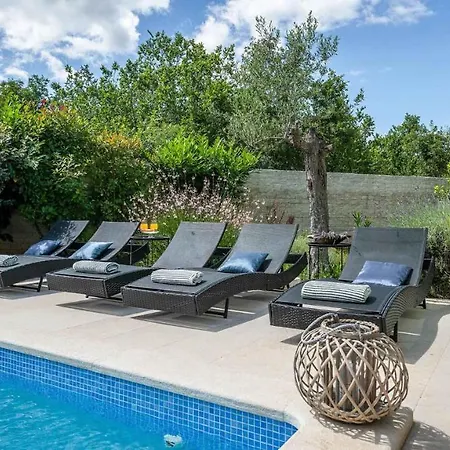 Beautiful Poolside In * Rakalj