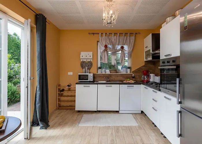 Vila Beautiful Poolside In Rakalj