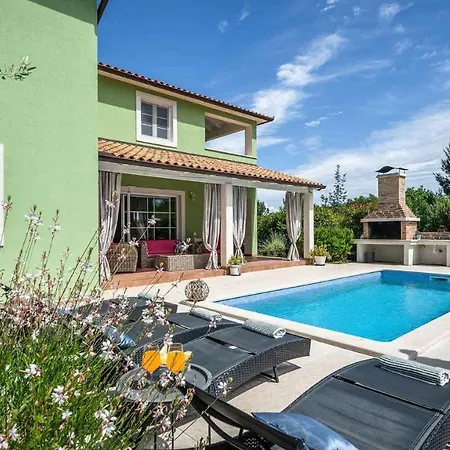 Beautiful Poolside In *
