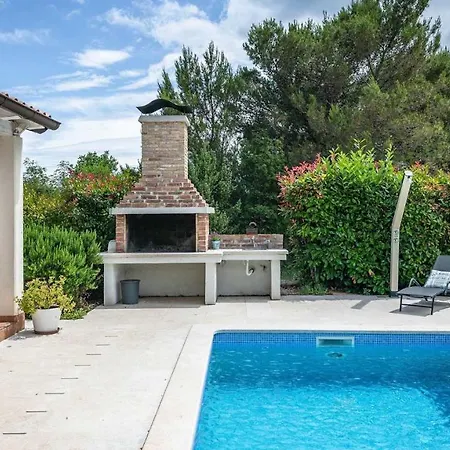 Beautiful Poolside In Willa