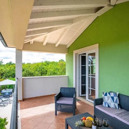 Villa Beautiful Poolside In